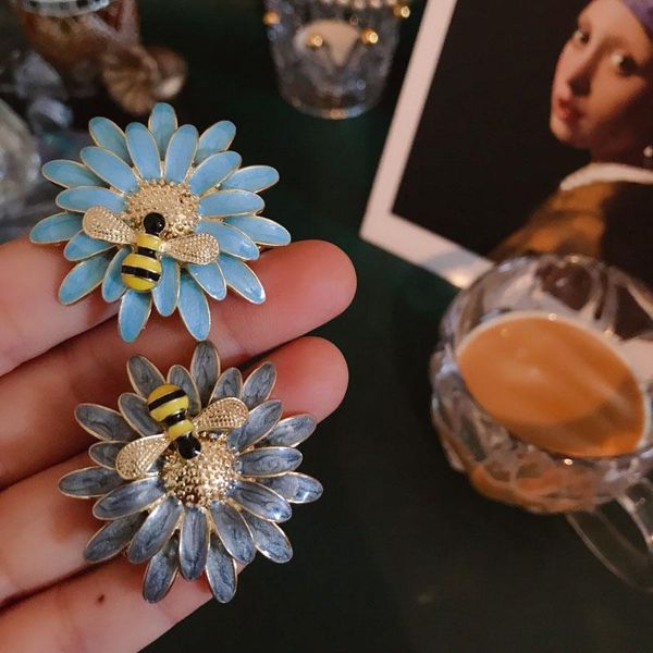 pins, brooches cute little bee brooch fashion daisy ladies jewelry gift high quality, Gray
pins, brooches cute little bee brooch fashion daisy ladies jewelry gift high quality, Gray