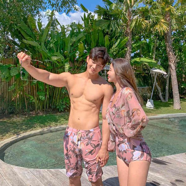 piece 2020 korea new couple one south long sleeve slim conservative better spring swimsuit woman, White;black
piece 2020 korea new couple one south long sleeve slim conservative better spring swimsuit woman, White;black