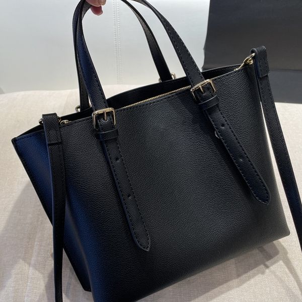 designer backpack fashion bag totes luxury tote bags genuine leather various styles fashion brand with original box size 25 22 cm
designer backpack fashion bag totes luxury tote bags genuine leather various styles fashion brand with original box size 25 22 cm