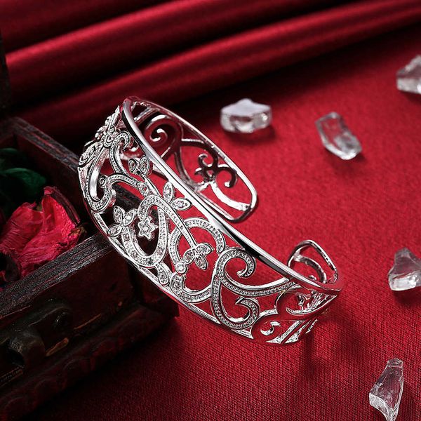 baroque retro carving flower hollow out bracelet 2021 classic charm women silver plated bracelet elegant women wedding jewelry q0717, Black
baroque retro carving flower hollow out bracelet 2021 classic charm women silver plated bracelet elegant women wedding jewelry q0717, Black