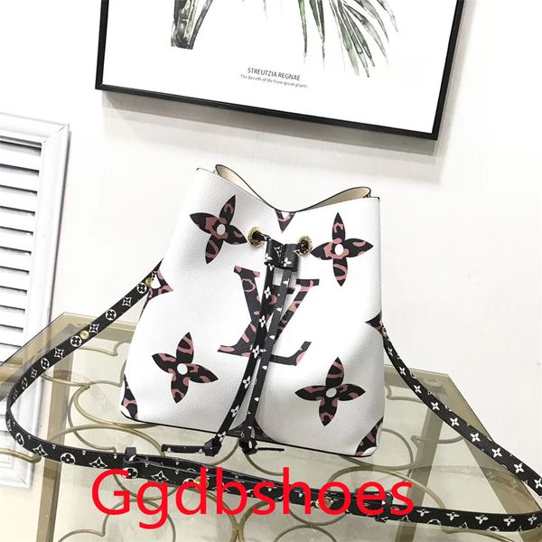 luxury designer onthego m44029 classic bags flower purse large shopping bag handbags totes package shoulder handbag bags
luxury designer onthego m44029 classic bags flower purse large shopping bag handbags totes package shoulder handbag bags