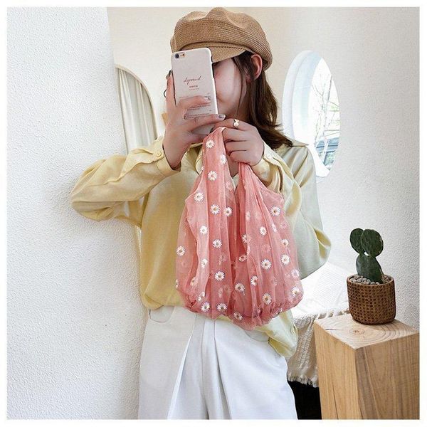 women stylish tote bag, exquisite daisy handbag casual summer beach bag for travel shopping bags
women stylish tote bag, exquisite daisy handbag casual summer beach bag for travel shopping bags