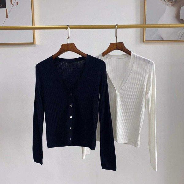 women's sweaters sweaters white or black sweater v-neck long sleeve early autumn buttons ladies kni zlad, White;black
women's sweaters sweaters white or black sweater v-neck long sleeve early autumn buttons ladies kni zlad, White;black