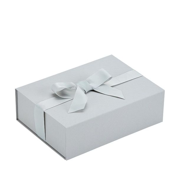 silk bowtie rigid package gift shoes clothing packing resuable carain wholesale gray paper luxury box for parties wrap
silk bowtie rigid package gift shoes clothing packing resuable carain wholesale gray paper luxury box for parties wrap