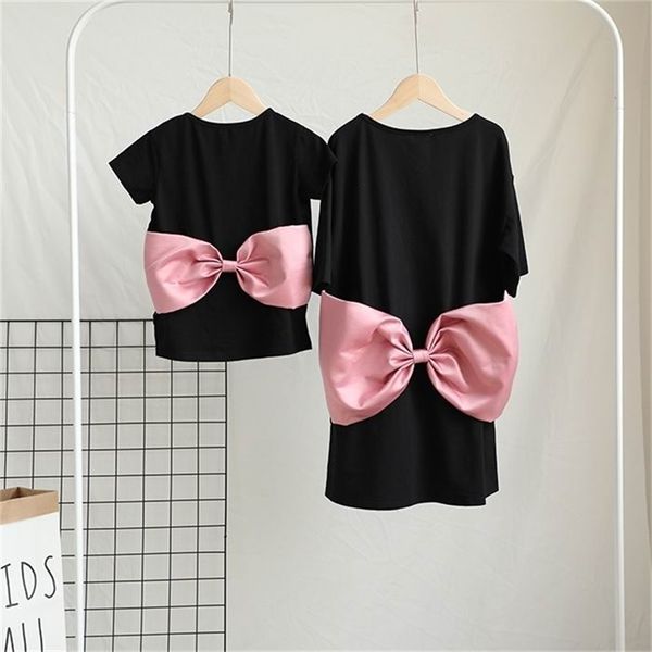 big bow mother and daughter t-shirt black cotton short sleeve parent-child family matching outfits clothes e7116 210610, Blue
big bow mother and daughter t-shirt black cotton short sleeve parent-child family matching outfits clothes e7116 210610, Blue
