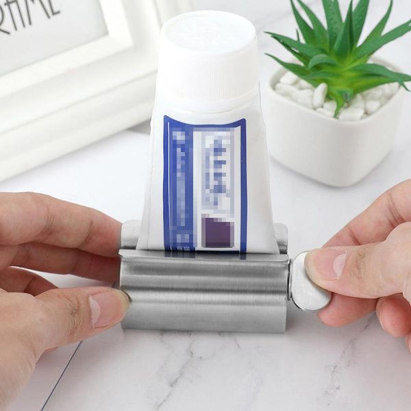 toothbrush holders stainless steel tube squeezer lazy toothpaste dispenser cosmetic paint saving wringer accessories
toothbrush holders stainless steel tube squeezer lazy toothpaste dispenser cosmetic paint saving wringer accessories
