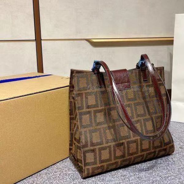 2021 fashion tote shopping interior zipper pocket bags luxury designers bag shoulder wallets string hasp clutch baguette ladies vintage casu, Red;black
2021 fashion tote shopping interior zipper pocket bags luxury designers bag shoulder wallets string hasp clutch baguette ladies vintage casu, Red;black
