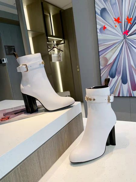 2022 fashion love women boots chunky heel martin laureate boot black white yellow martins woman shoes with box and logo size 35-40 -k249
2022 fashion love women boots chunky heel martin laureate boot black white yellow martins woman shoes with box and logo size 35-40 -k249