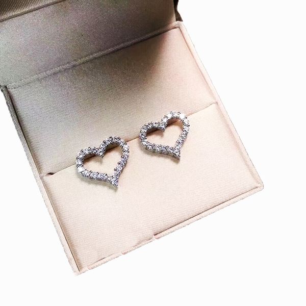 designer stud with stamp classic love shaped diamond fashion earrings 925 silver for women, Golden;silver
designer stud with stamp classic love shaped diamond fashion earrings 925 silver for women, Golden;silver