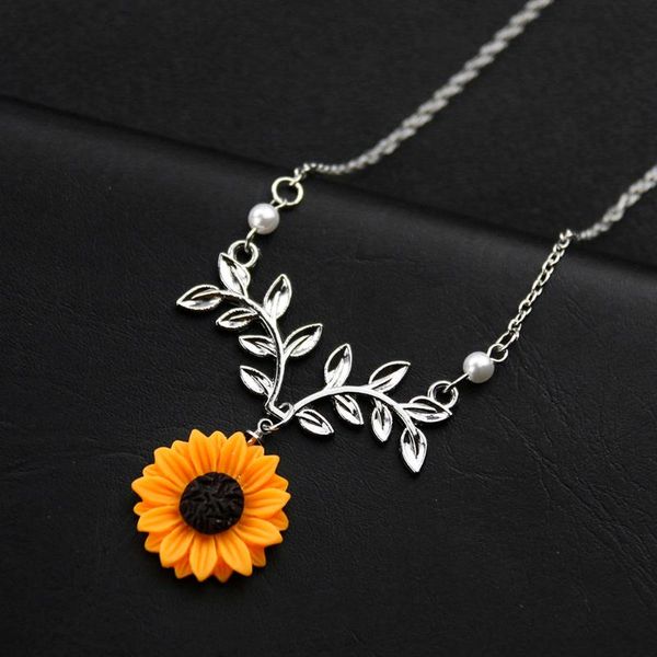 decorative objects & figurines fashion sunflower leaf pendant trend necklace car home garden wind chime backpack decoration accessories
decorative objects & figurines fashion sunflower leaf pendant trend necklace car home garden wind chime backpack decoration accessories