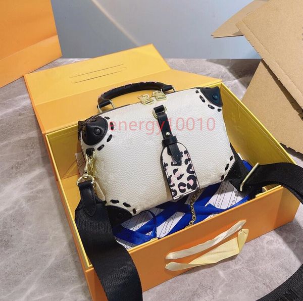 latest style petite malle souple crossbody bag wild at heart series wallets womans clutch bags portable purses, Black;red
latest style petite malle souple crossbody bag wild at heart series wallets womans clutch bags portable purses, Black;red