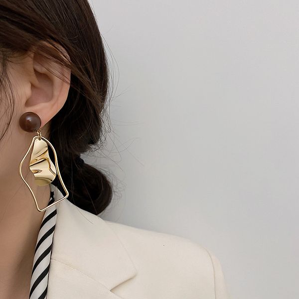 925 silver needle fashion version simple design irregular oil dripping earrings net red fashion light luxury earrings for women 
925 silver needle fashion version simple design irregular oil dripping earrings net red fashion light luxury earrings for women