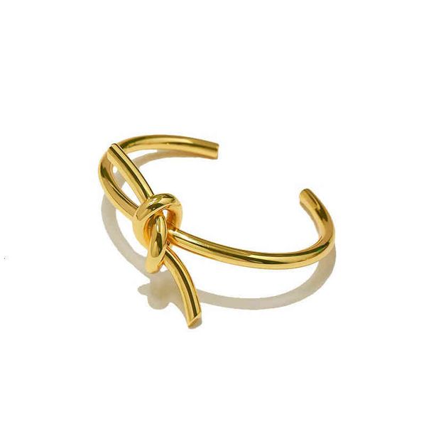charm bracelets 18ins jewelry twisted wire knotted metal feeling thick linear rope knot plain ring open female, Golden;silver
charm bracelets 18ins jewelry twisted wire knotted metal feeling thick linear rope knot plain ring open female, Golden;silver