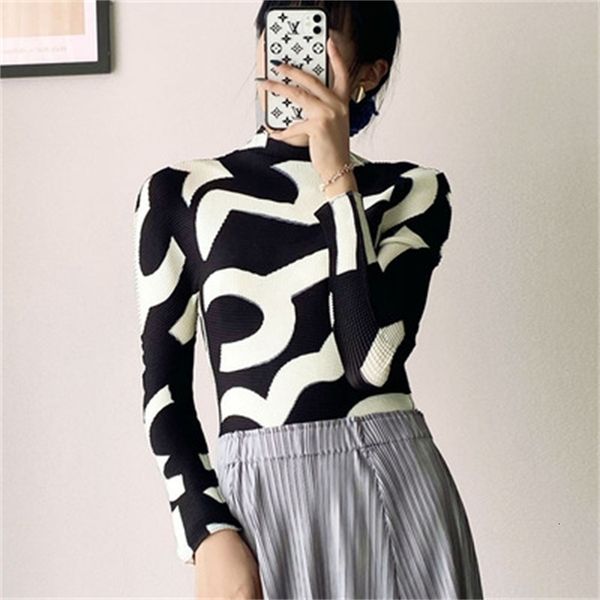 knits miyake fashion long sleeve tofu pleats turtleneck thin print t-shirt, White