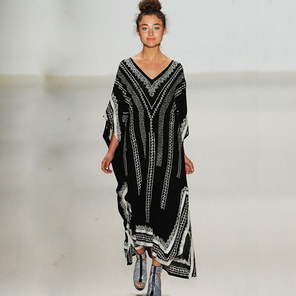 embroidered striped v-neck bats sleeve side split maxi dress long black tunic plus size elegant street wear clothes women n1188 210416, White;black
embroidered striped v-neck bats sleeve side split maxi dress long black tunic plus size elegant street wear clothes women n1188 210416, White;black
