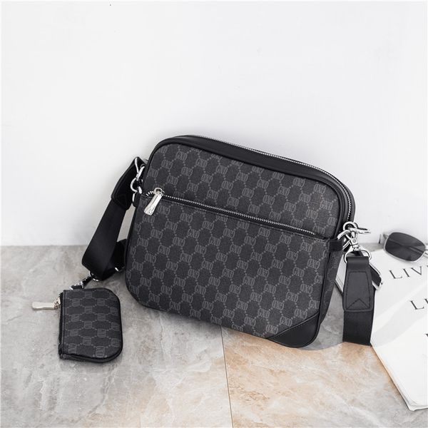bag handbag 2021 korean version men's plaid pattern postman's single shoulder messenger hand small, Black;red
bag handbag 2021 korean version men's plaid pattern postman's single shoulder messenger hand small, Black;red