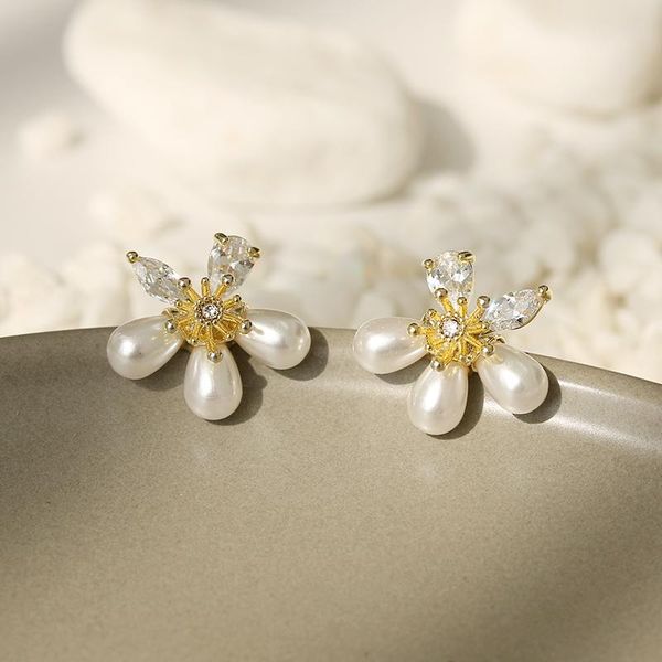 simple zircon pearl flower stud earrings for women girls 2021 trendy jewelry elegant charms pendientes bijoux gifts, Golden;silver
simple zircon pearl flower stud earrings for women girls 2021 trendy jewelry elegant charms pendientes bijoux gifts, Golden;silver