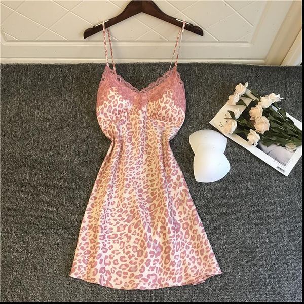 summer nightdress lace womens sleepwears nightwear sing satin print homewear pink sleepwear women thin nightgowns with chest padds, Black;red
summer nightdress lace womens sleepwears nightwear sing satin print homewear pink sleepwear women thin nightgowns with chest padds, Black;red