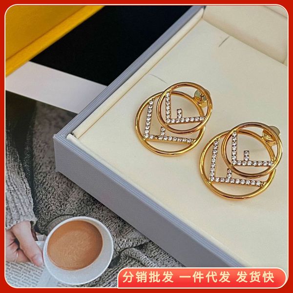 charms double circle letter drill earrings metal smooth brass gold plated celebrity earrings women's temperament fashion, Golden
charms double circle letter drill earrings metal smooth brass gold plated celebrity earrings women's temperament fashion, Golden