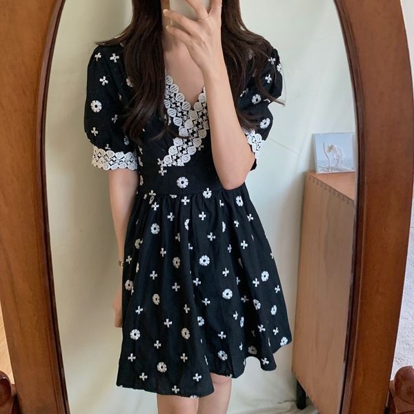 dresses summer lace stitching v-neck floral embroidery vintage korean style elegant loose party es, Black;gray
dresses summer lace stitching v-neck floral embroidery vintage korean style elegant loose party es, Black;gray