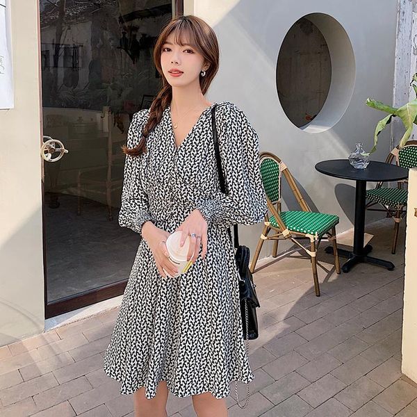 casual dresses paragraph to film the spot in spring of 2021 han edition dress long-sleeved accept waist v-neck floral chiffon, Black;gray
casual dresses paragraph to film the spot in spring of 2021 han edition dress long-sleeved accept waist v-neck floral chiffon, Black;gray