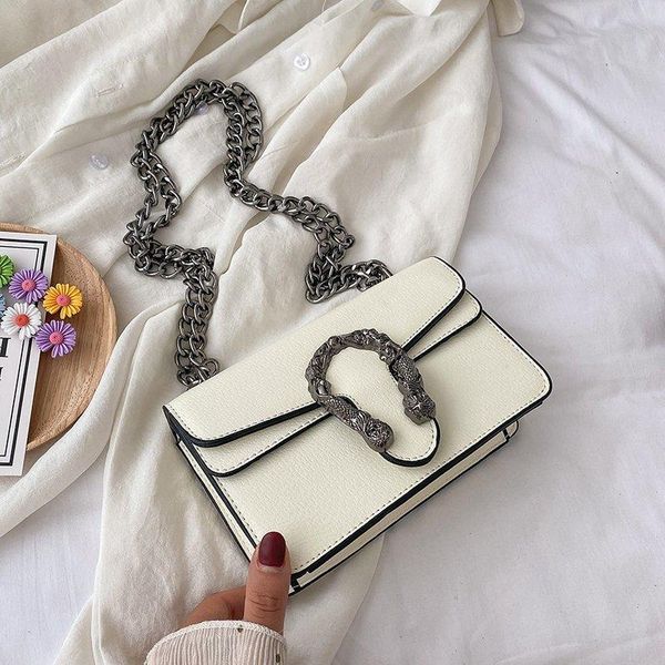evening bags ladies quality leather letter shoulder for women 2022 luxury handbags designer fashion large capacity tote bag
evening bags ladies quality leather letter shoulder for women 2022 luxury handbags designer fashion large capacity tote bag