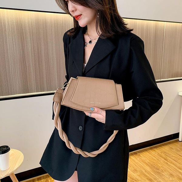 2021fashionable shoulder bageuropean and american luxury bags shopping leather handbags color changing wallets, Red;black
2021fashionable shoulder bageuropean and american luxury bags shopping leather handbags color changing wallets, Red;black