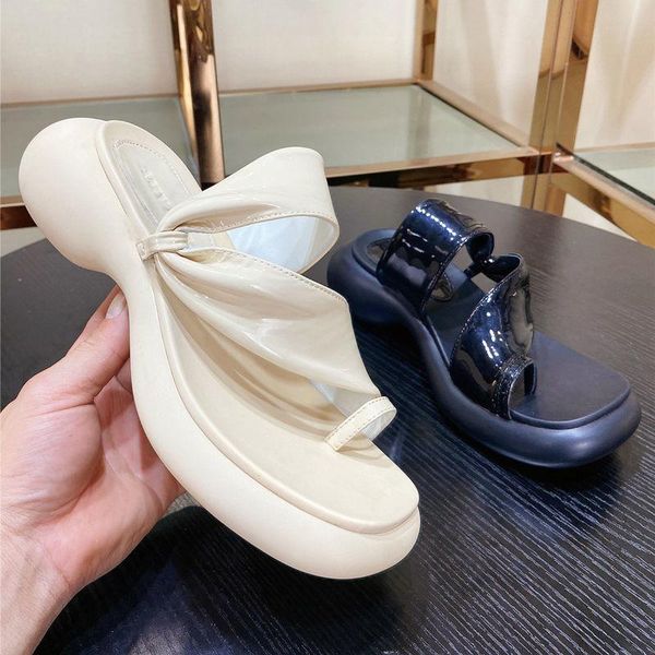 slippers sandals and shoes 2021 summer sponge cake platform square women wear toe beach, Black
slippers sandals and shoes 2021 summer sponge cake platform square women wear toe beach, Black