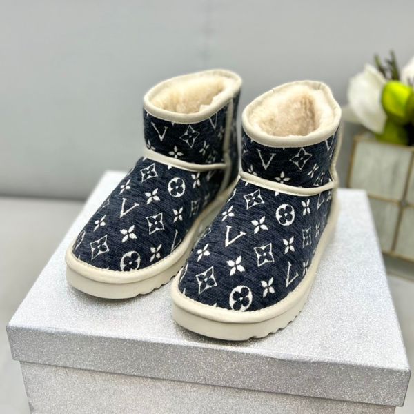 women's shoes designer winter comfort and thickening luxury fashion casual snow boots, Red;white
women's shoes designer winter comfort and thickening luxury fashion casual snow boots, Red;white