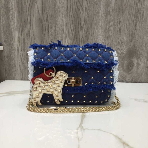 7a+fashion 2021 a new style of denim women bags v0123 quilted denim fabric can the shoulder worn swing buckle open and close clamshell fashi
7a+fashion 2021 a new style of denim women bags v0123 quilted denim fabric can the shoulder worn swing buckle open and close clamshell fashi
