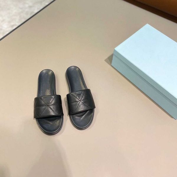 embossed home fashion slippers 2021 spring and summer new leisure sandals high end temperament classic women's shoes zlh, Black
embossed home fashion slippers 2021 spring and summer new leisure sandals high end temperament classic women's shoes zlh, Black