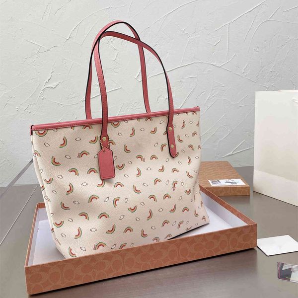 design hand 2021 new star family carriage tote large capacity double-sided hand-held shopping single shoulder female bag, Red;black
design hand 2021 new star family carriage tote large capacity double-sided hand-held shopping single shoulder female bag, Red;black