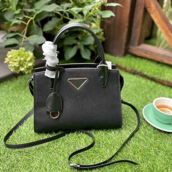5a+ designer shoulder tote bags luxury handbags high-quality genuine leather classic fashion brand four colors with exquisite packaging and
5a+ designer shoulder tote bags luxury handbags high-quality genuine leather classic fashion brand four colors with exquisite packaging and