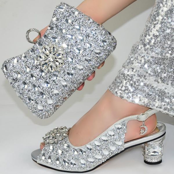dress shoes latest silver color italian ladies and bag sets decorated with rhinestone for party f20527-5, Black
dress shoes latest silver color italian ladies and bag sets decorated with rhinestone for party f20527-5, Black
