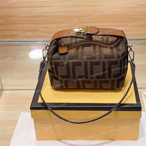 fashion vintage handbag women luxurys designers crossbody bags full letter small totes shoulder bucket bag handy tote makeup case cosmetic
fashion vintage handbag women luxurys designers crossbody bags full letter small totes shoulder bucket bag handy tote makeup case cosmetic