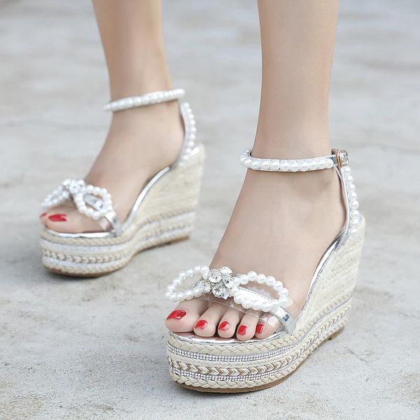 sandals large size 34-40 ladies summer sweet bow knot elegant temperament super high heel, Black
sandals large size 34-40 ladies summer sweet bow knot elegant temperament super high heel, Black