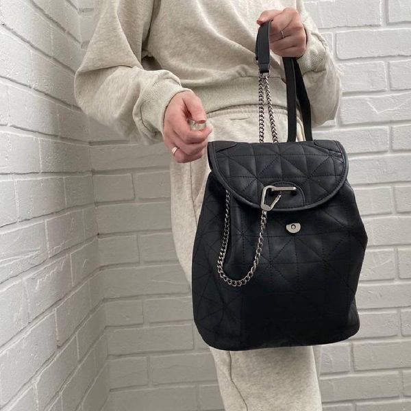 outdoor bags women's leather backpack student schoolbag large capacity travel ladies luxury bag 2021
outdoor bags women's leather backpack student schoolbag large capacity travel ladies luxury bag 2021