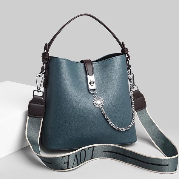 evening bags boutique recommended women's bag large capacity portable 2021 spring fashion shoulder
evening bags boutique recommended women's bag large capacity portable 2021 spring fashion shoulder