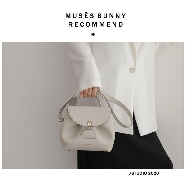 evening bags 2021 light luxury high-end all-match portable messenger bag leather female
evening bags 2021 light luxury high-end all-match portable messenger bag leather female