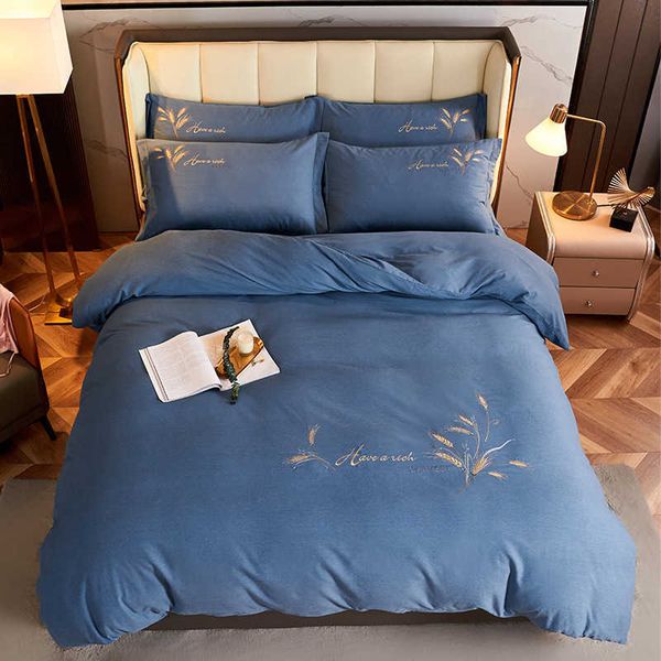 antarctica 60 thread brushed four piece embroidered quilt cover all cotton bed sheet thickened warm bedding in autumn and winter
antarctica 60 thread brushed four piece embroidered quilt cover all cotton bed sheet thickened warm bedding in autumn and winter