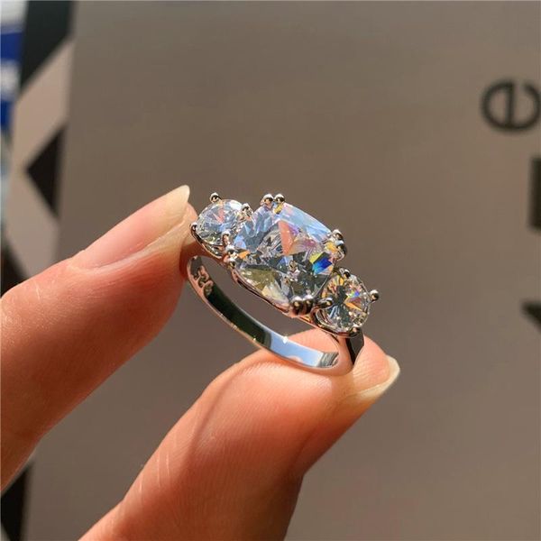 dainty female white crystal stone jewelry classic silver color engagement ring charm round square zircon wedding rings for women, Slivery;golden
dainty female white crystal stone jewelry classic silver color engagement ring charm round square zircon wedding rings for women, Slivery;golden