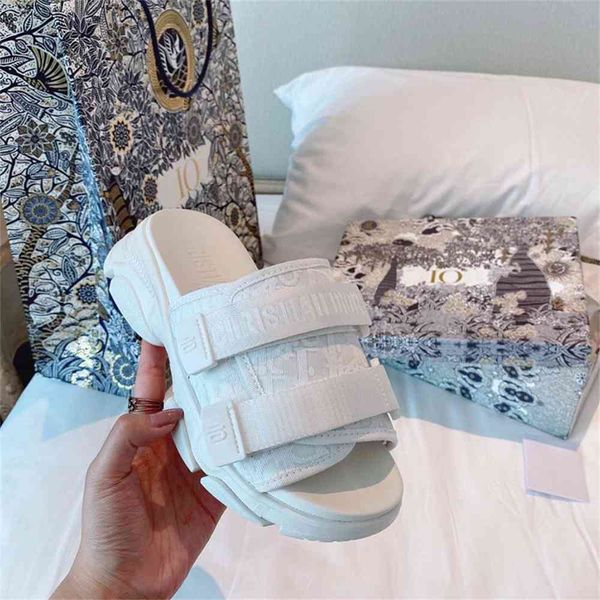 70% off wholesale sandals flip-flops new family dad summer wear thick soled elevated leisure sports sandals for women's shoes, Black
70% off wholesale sandals flip-flops new family dad summer wear thick soled elevated leisure sports sandals for women's shoes, Black