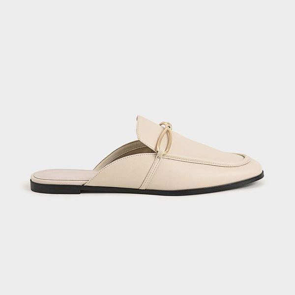 slippers beige flats 2021 summer shoes woman metal buckle muller wear half baotou fashion flat slides sandalias, Black
slippers beige flats 2021 summer shoes woman metal buckle muller wear half baotou fashion flat slides sandalias, Black