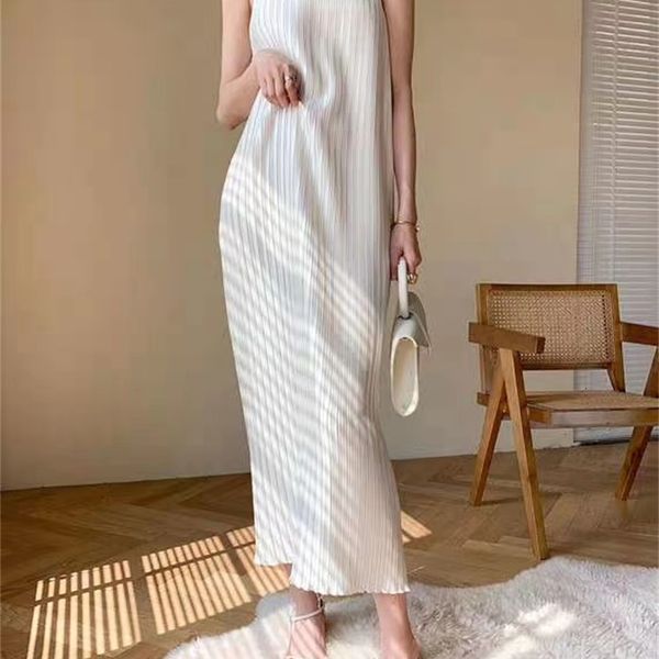 dress miyake sleeveless fold stitching cultivate solid sling, Black;gray 
dress miyake sleeveless fold stitching cultivate solid sling, Black;gray