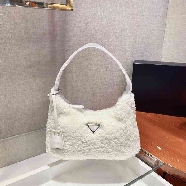 design trendy hands autumn and winter hobo1ne lamb wool zipper small french stick one shoulder fashion armpit bag
design trendy hands autumn and winter hobo1ne lamb wool zipper small french stick one shoulder fashion armpit bag