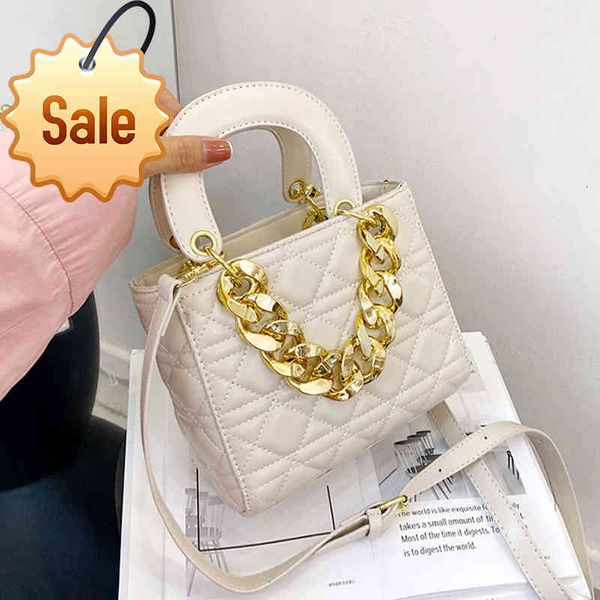 autumn and winter small bag 2021 new trendy texture women's bag, minority design handbag, versatile messenger princess's bag
autumn and winter small bag 2021 new trendy texture women's bag, minority design handbag, versatile messenger princess's bag