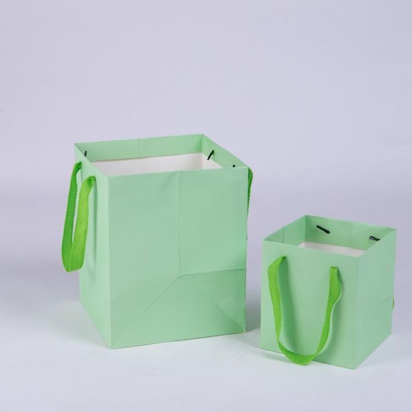 gift wrap 2021 creative green paperboard bags with handles craft package paper box jewelry birthday packing bag cases decor
gift wrap 2021 creative green paperboard bags with handles craft package paper box jewelry birthday packing bag cases decor