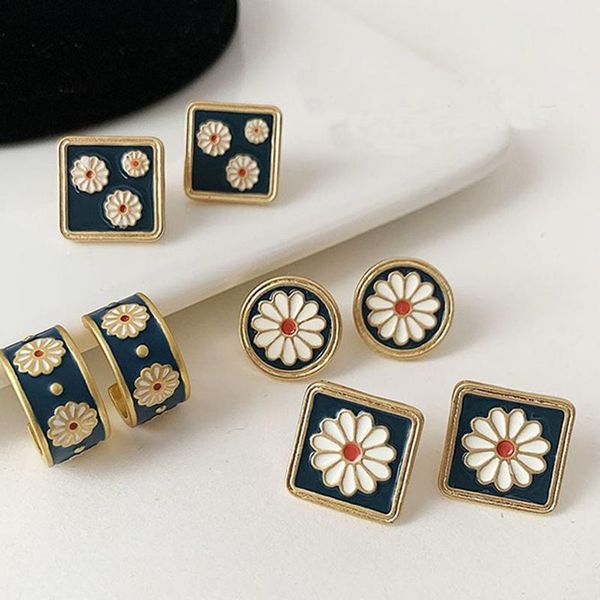stud korean cute vintage flower enamel square round glaze earrings for women fashion boucle d'oreille brincos jewelry, Golden;silver
stud korean cute vintage flower enamel square round glaze earrings for women fashion boucle d'oreille brincos jewelry, Golden;silver