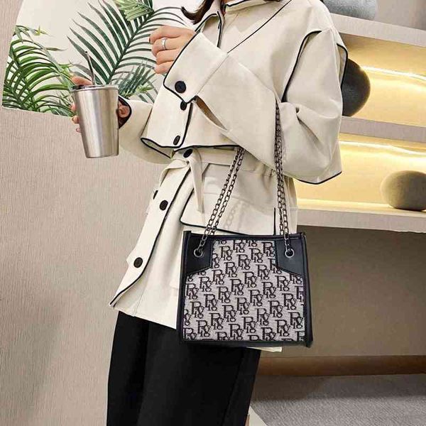 2022 latest models handbag wholesale women's one shoulder net red chain small square bag autumn and winter fashion trend, Black;red
2022 latest models handbag wholesale women's one shoulder net red chain small square bag autumn and winter fashion trend, Black;red