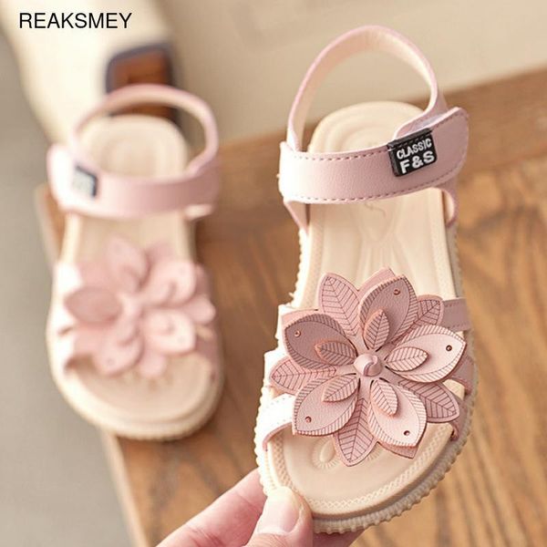 girls sandals summer children rain flowers shoes big beach sandal kids pvc primary school student, Black;red
girls sandals summer children rain flowers shoes big beach sandal kids pvc primary school student, Black;red